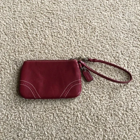 Vintage Authentic Maroon Leather Coach Wristlet Excellent - Picture 4 of 5